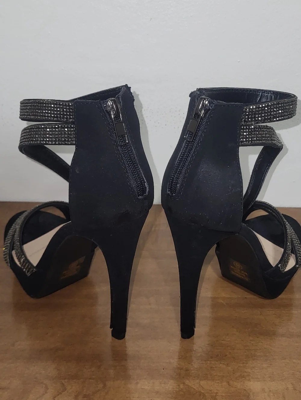 Derek Heart shoes worn